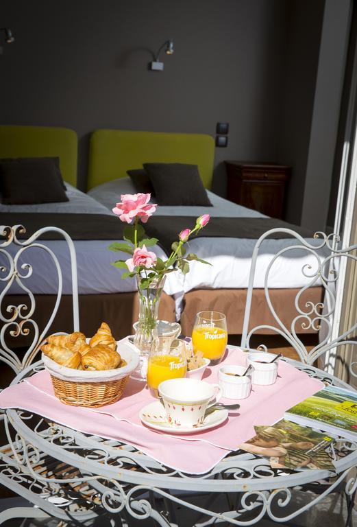 Auberge De La Terrasse Villersexel Bagian luar foto