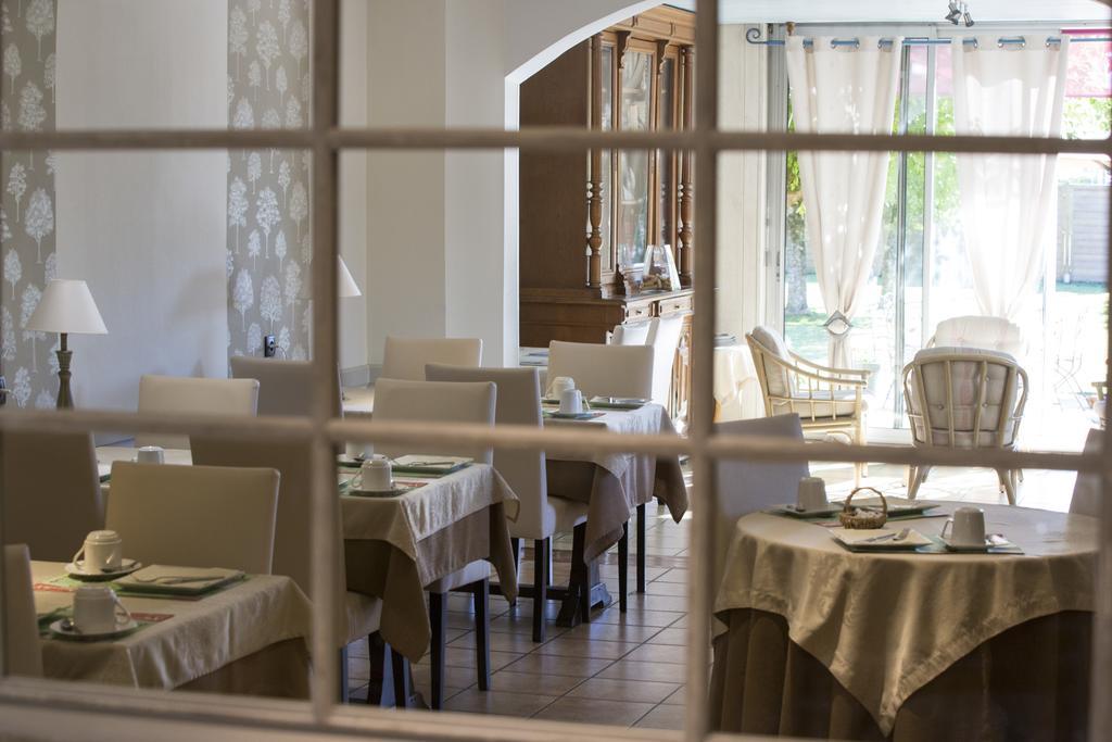 Auberge De La Terrasse Villersexel Bagian luar foto